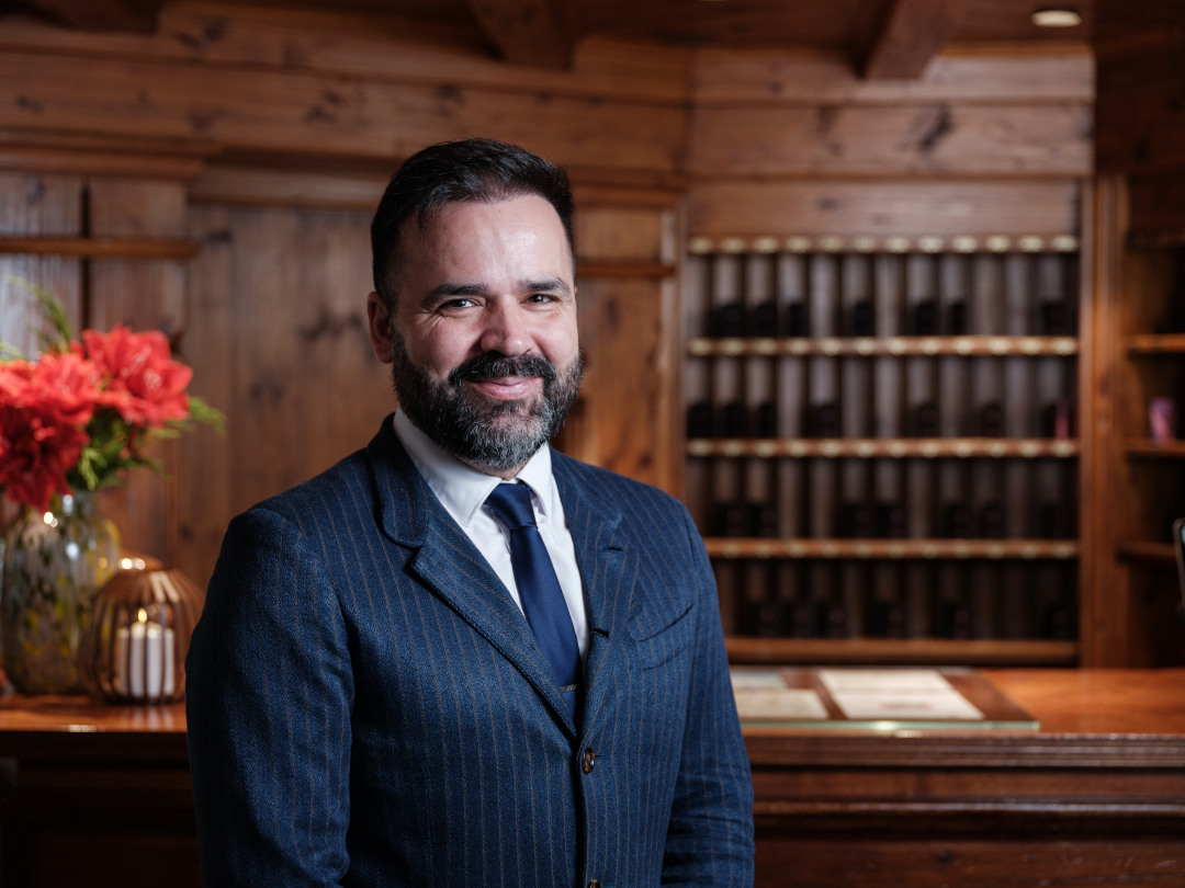 Albano Texeira de Sampaio – Front Office Manager